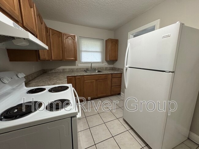 Building Photo - 7805 La Trec Dr