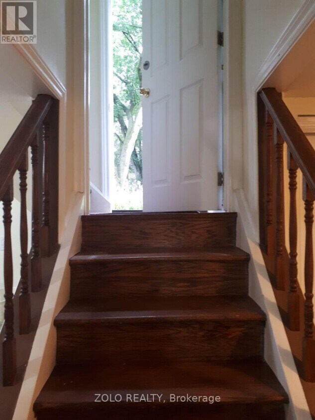 Primary Photo - 130 Moore Park Ave