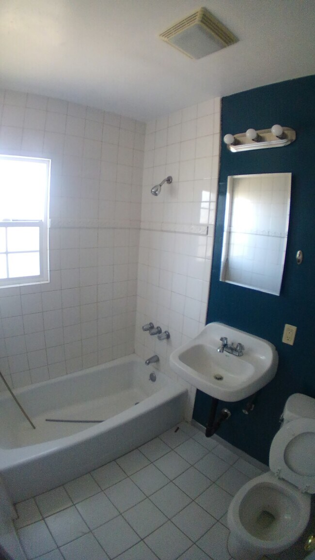 Foto del edificio - 2650 E Carson St