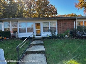 Building Photo - 106 Edinburgh Ln