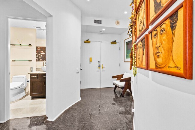 Foto del edificio - Furnished Luxury Penthouse Room. Utilities Included & Monthly Housekeeping