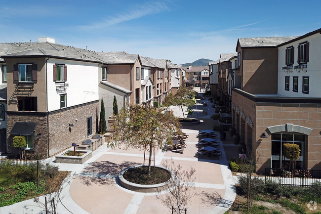 Edificio - Contessa at Otay Ranch