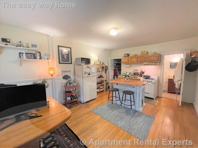 Building Photo - 40 Linden Ave