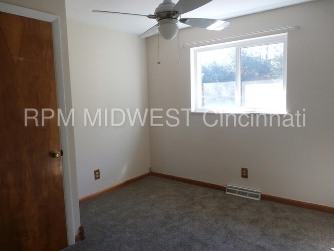 Foto del edificio - 8545 Livingston Rd