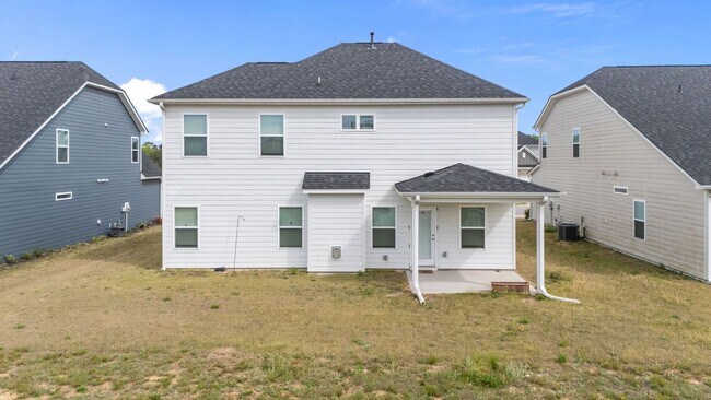 Foto del edificio - Spacious & Modern 4-Bedroom Home in Quiet Zebulon Neighborhood