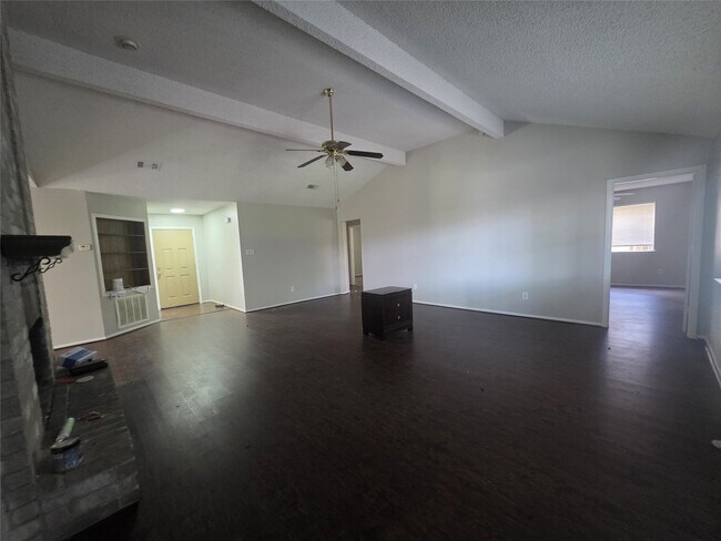 Foto del edificio - 23322 Dew Wood Ln