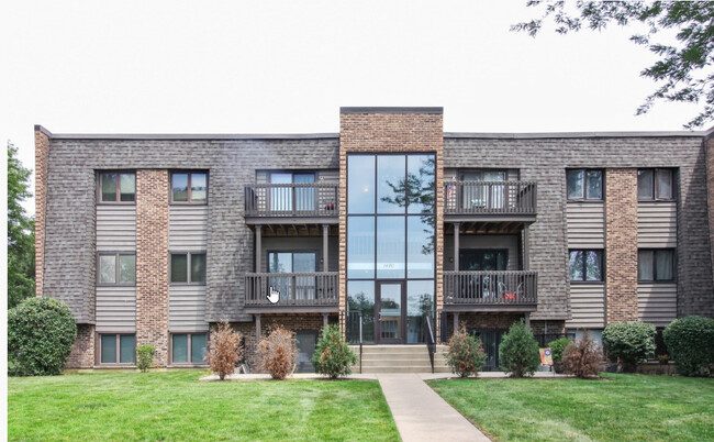 Building Photo - 1480 Stonebridge Cir