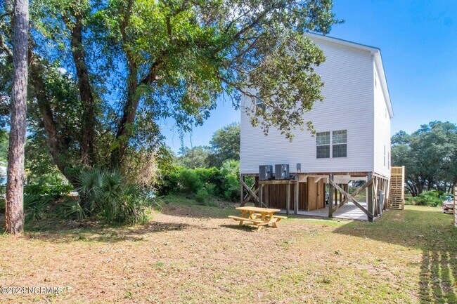 Foto del edificio - 3498 Windy Point Rd SW