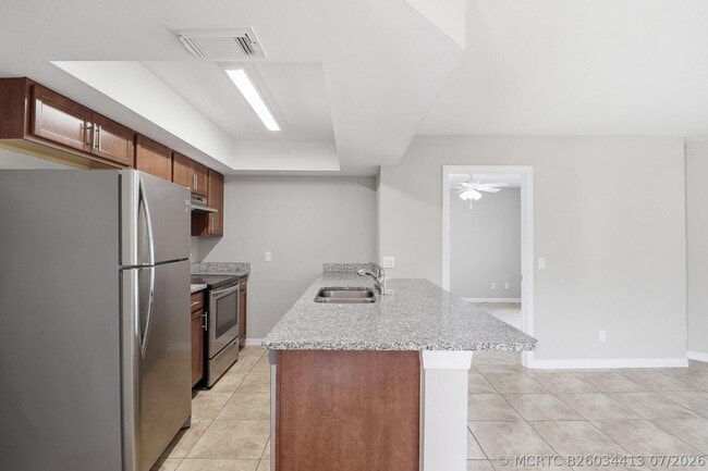 Building Photo - 2625 Heathcote Dr
