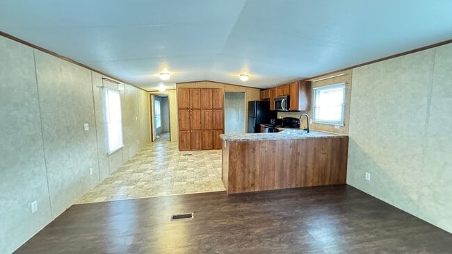 Building Photo - 2009 Model 3 Bedroom 2 Bath Mobile Home