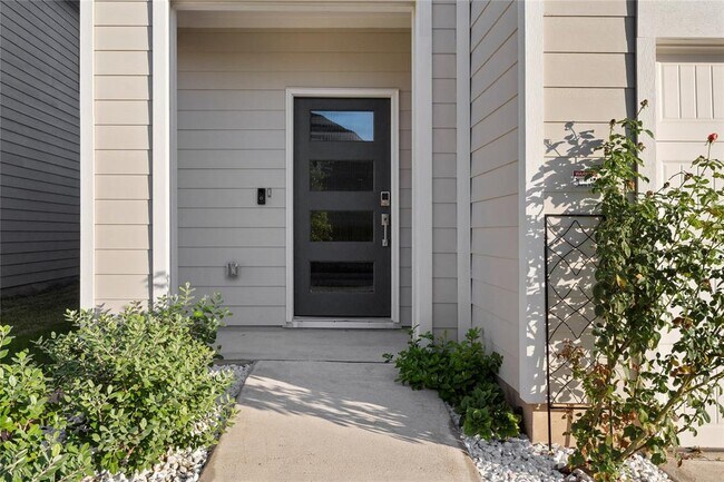 Building Photo - 15701 Oglethorpe Dr