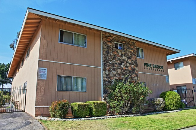 Building Photo - Pine Brook