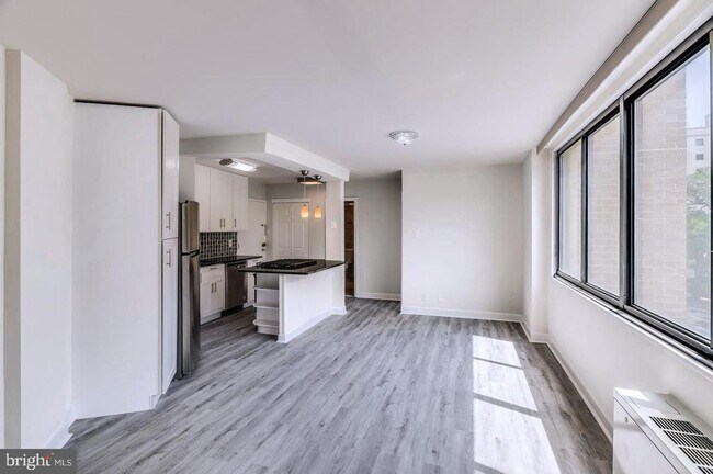 Foto del edificio - 2201 L St NW