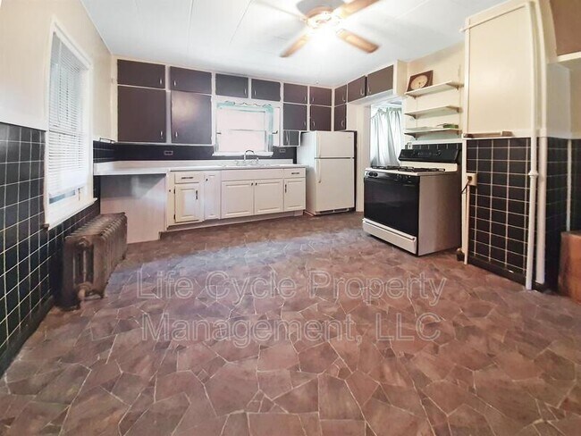 Foto del edificio - 1062 Broadway Ave NW