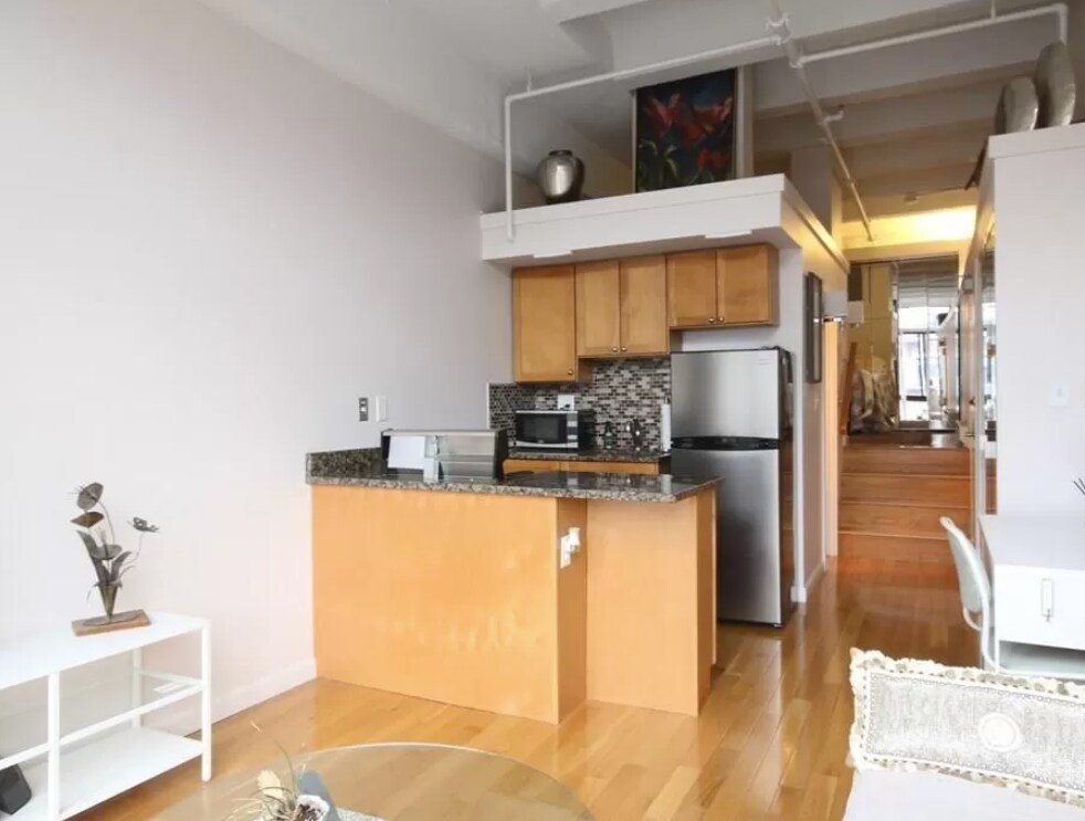 Primary Photo - 12 Stoneholm St