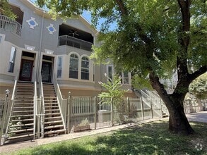 Building Photo - 118 Detering St
