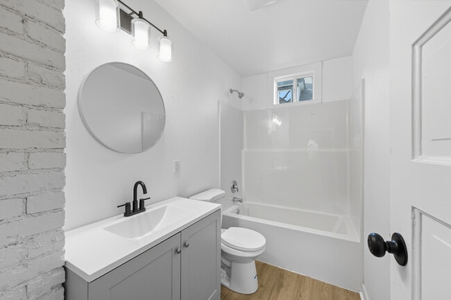 Building Photo - 1308 W Nora Ave