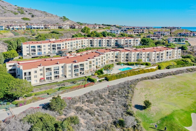 Building Photo - 3200 La Rotonda Dr