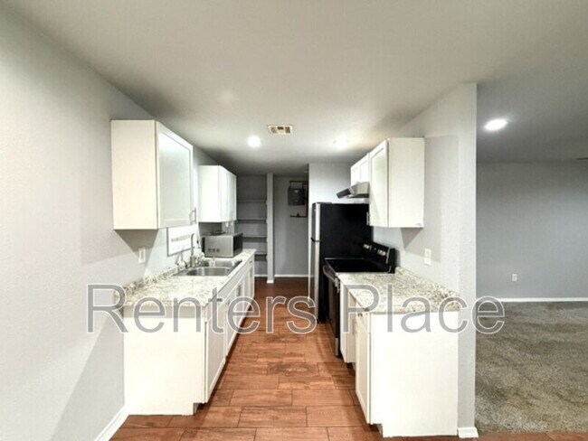 Foto del edificio - 2326 N Atlanta Pl