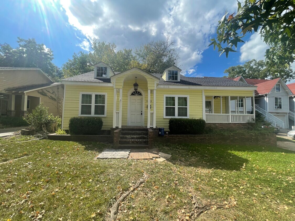 Foto principal - 1033 Whitworth St