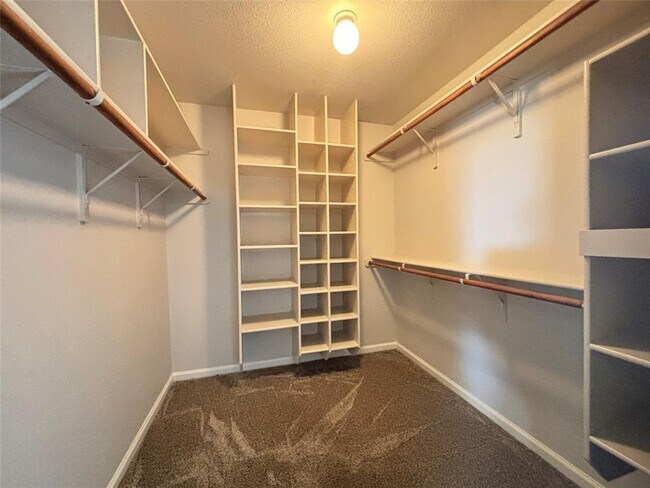 Foto del edificio - 1702 McDowell Bend