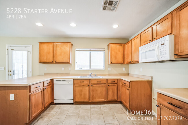 Foto del edificio - Amazing 4 Bedroom 2 Bathroom Home!