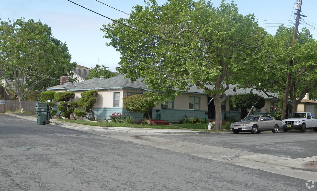 Building Photo - 292 Ramona St