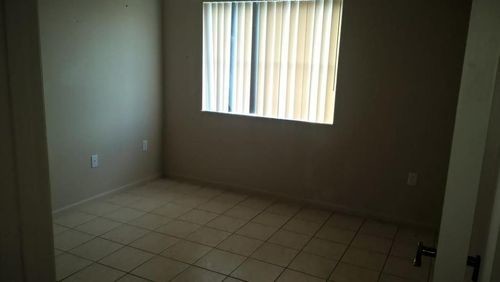 Foto del edificio - 3740 N Jog Rd