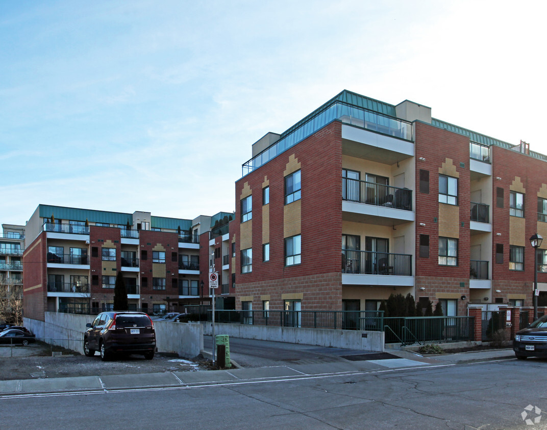 Photo du bâtiment - Park Lane Condominiums