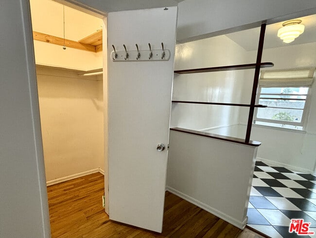 Building Photo - 1325 Washington Ave