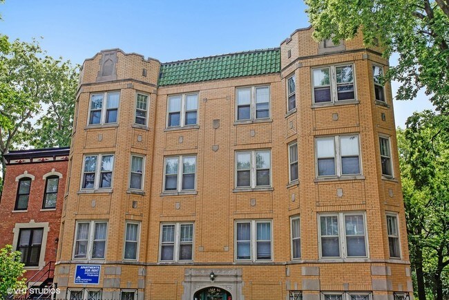Building Photo - 1364-66 N. Hoyne Ave./ 2105-11 W. Schiller...