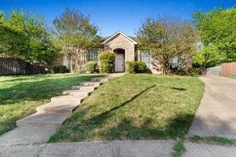 Building Photo - 2914 Post Oak Ln