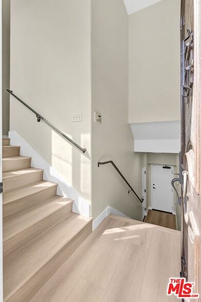 Photo - 3833 Huron Ave Apartment