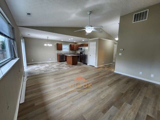 Foto del edificio - Available July 3rd! Cozy 3 BR Home in Lindberg Village