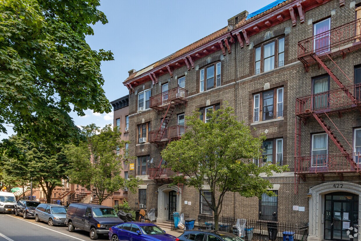Primary Photo - 473 Saint Johns Pl