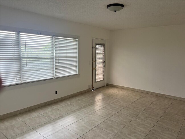 Building Photo - 1401 SW 135th Ter