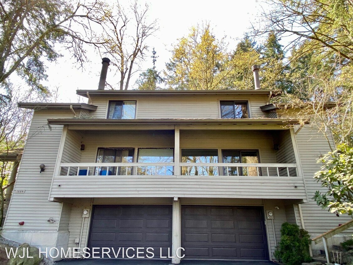 Foto principal - 2 br, 2.5 bath House - 1228 Bellefield Par...