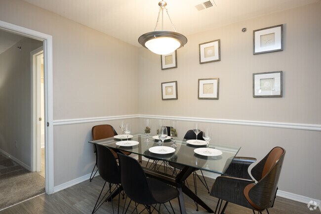 2HAB, 2BA - 1,076 pies cuadrados - Webb Bridge Crossing