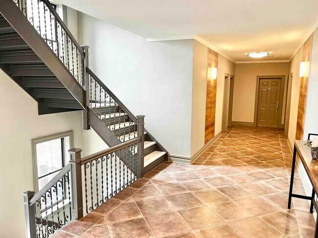 Foto del edificio - 6305 Boulevard E