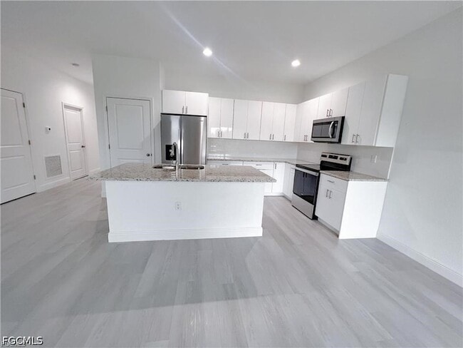 Building Photo - 7012 Jolly Cir