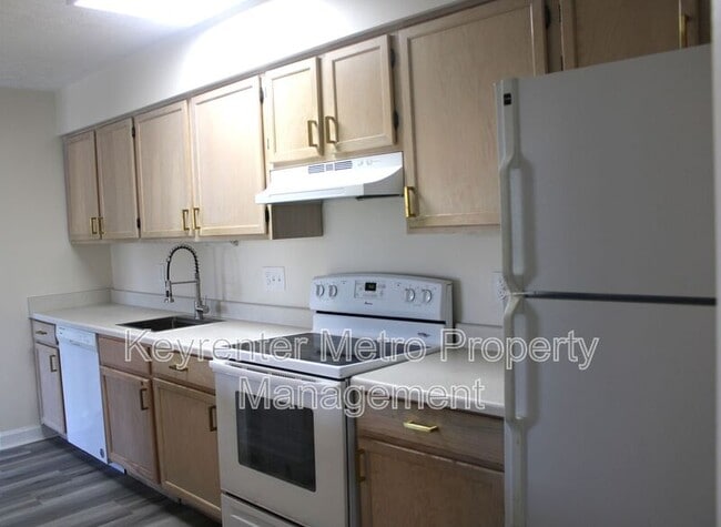 Foto del edificio - 6900 St Ignatius Dr