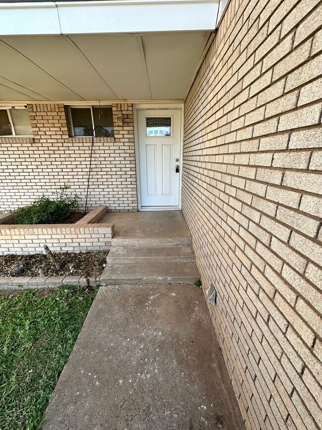 Foto del edificio - 3 Bed 1.5 Bath in North OKC