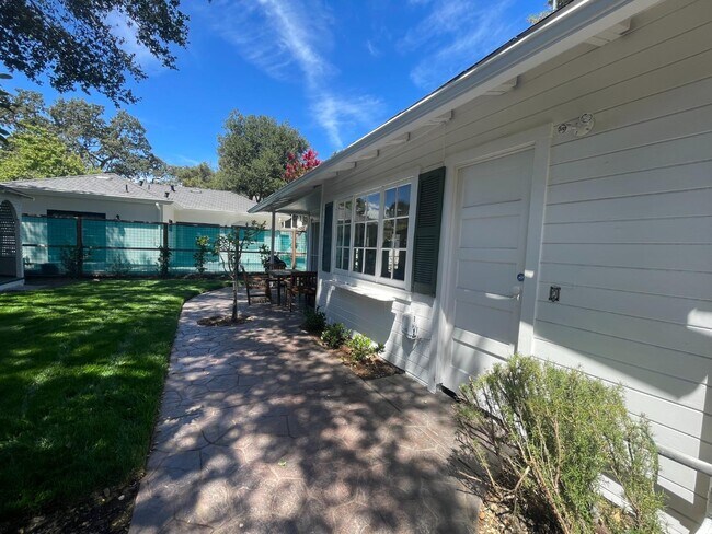 Foto del edificio - 501 Palmer Ln
