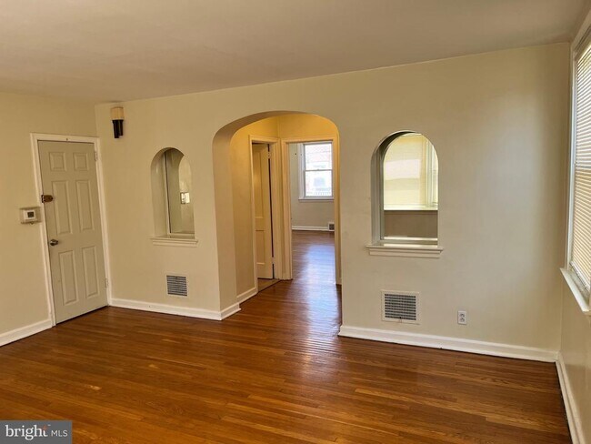 Building Photo - 3437 Meridian St