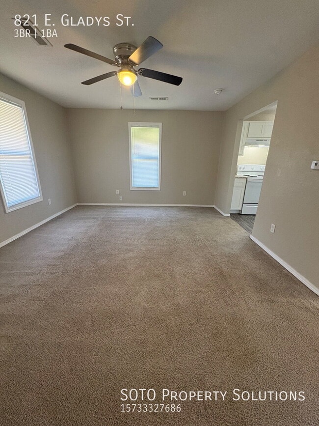 Building Photo - 821 E Gladys St