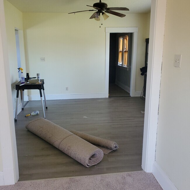 Dining room - 10111 Adams Ave