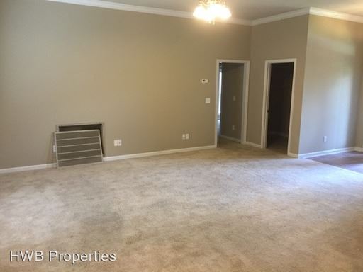 Building Photo - 444 River Oaks Dr