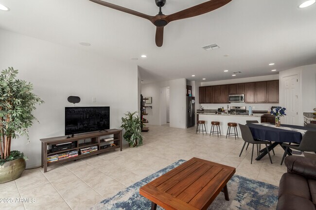 Building Photo - 14269 W El Cortez Pl