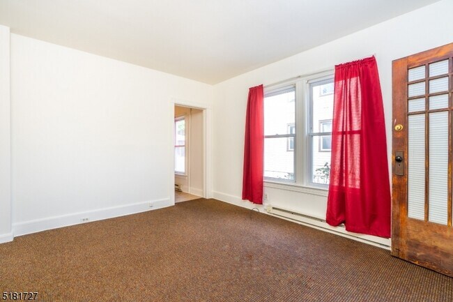 Foto del edificio - 9 E 2nd St