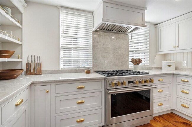 Foto del edificio - 108 Prospect Hill St